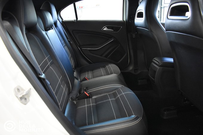 MERCEDES-BENZ A 180 d Sport